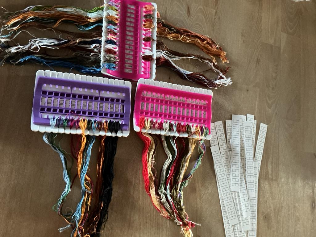 3 garenhouders met borduurzijde, Hobby en Vrije tijd, Borduren en Borduurmachines, Ophalen of Verzenden, Zo goed als nieuw, Patroon