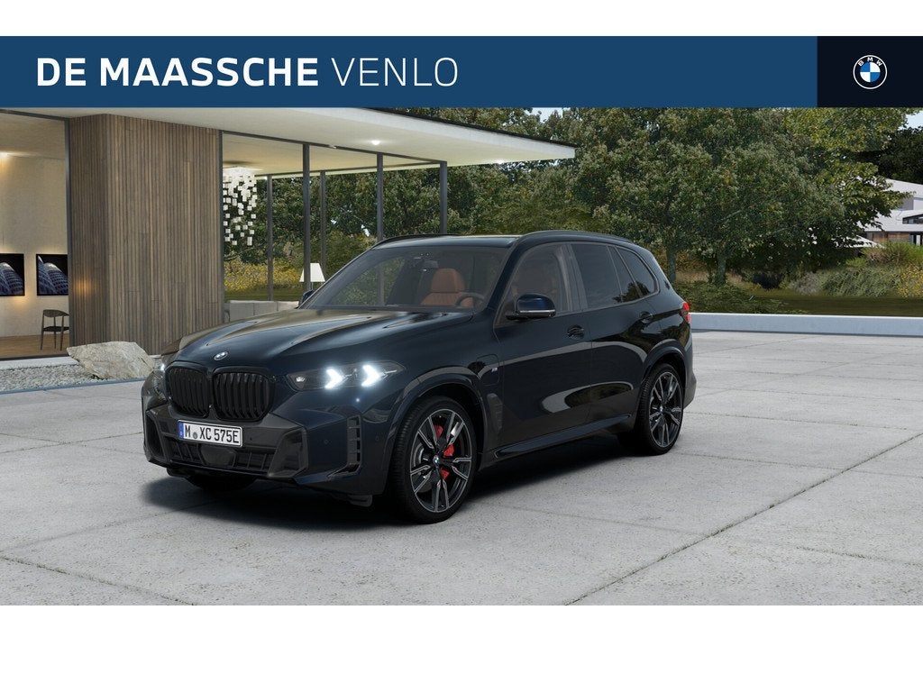 BMW X5 xDrive50e M Sport Automaat / Panoramadak / Trekhaak /, Auto's, BMW, Automaat, X5, 2395 kg, Zwart