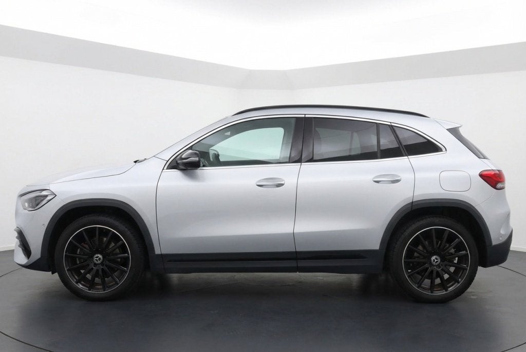Mercedes-Benz GLA 250 e AMG-Line Pano l Memory l Leder l 360, Auto's, Automaat, Euro 6, 4 cilinders, Bedrijf