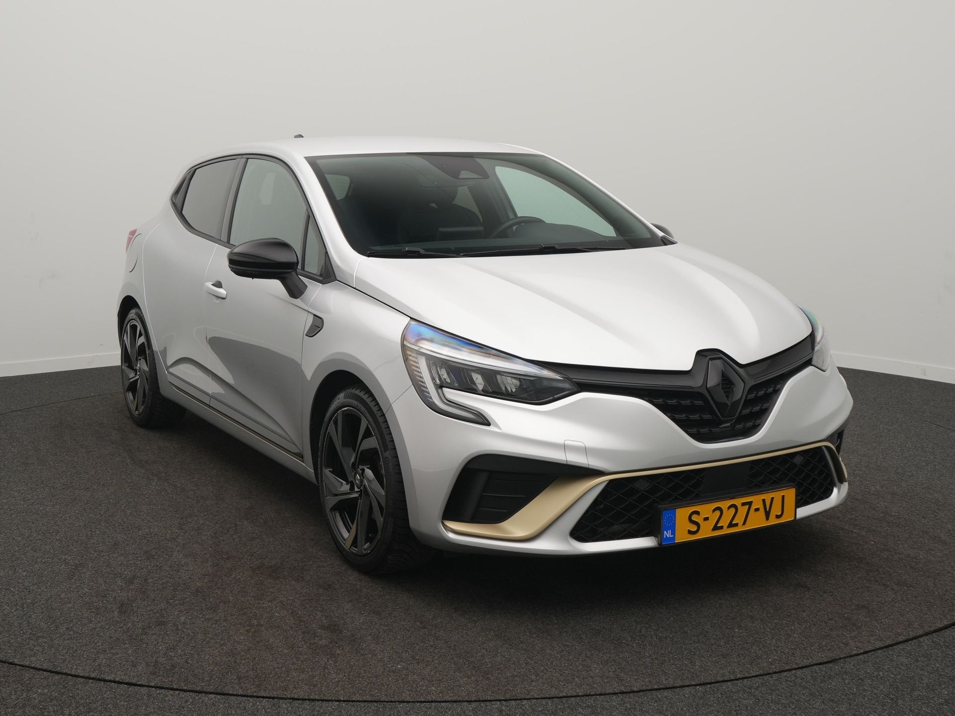 Renault Clio 1.6 E-Tech Hybrid 145 E-Tech Engineered - RIJKL, Auto's, 12 maanden, Gebruikt, 4 cilinders, Automatische klimaatregeling