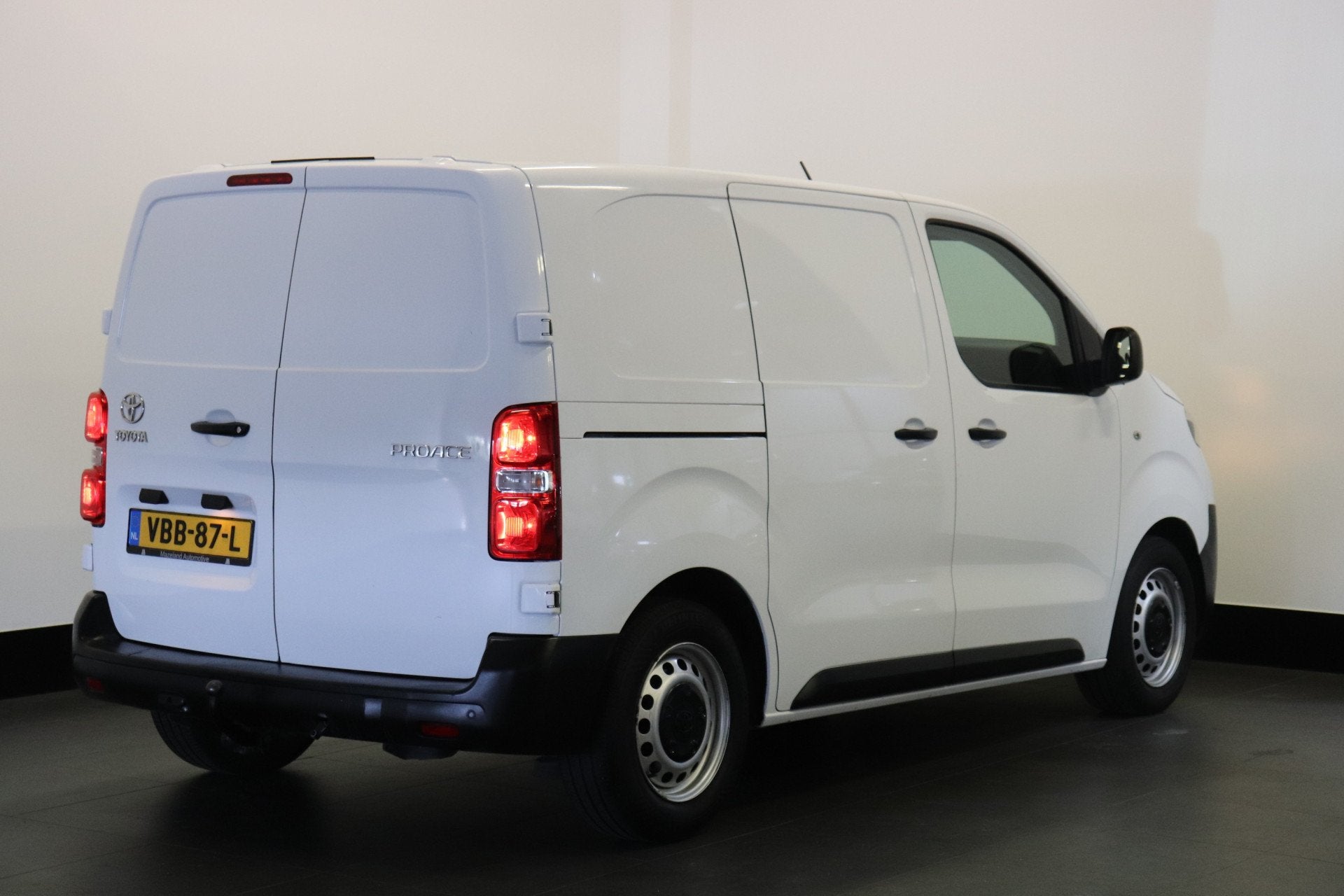 Toyota ProAce Compact 1.5 D-4D EURO 6 - Airco - Cruise - Tre, Auto's, Bestelauto's, Voorwielaandrijving, Stof, Gebruikt, 4 cilinders