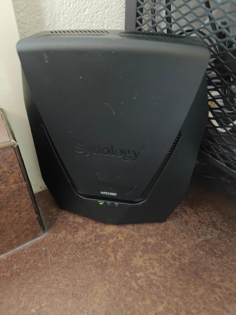 Synology WRX560 Router - Zo goed als nieuw, Ophalen of Verzenden, Zo goed als nieuw, Router, Synology