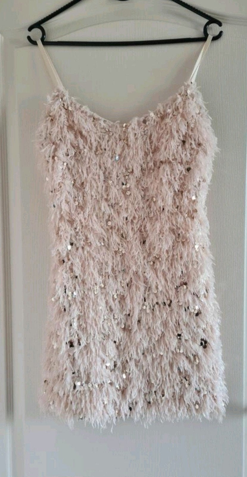 Dazy jurkje met glitter en veertjes, Kleding | Dames, Jurken, Beige, Nieuw, Ophalen of Verzenden, Maat 36 (S)