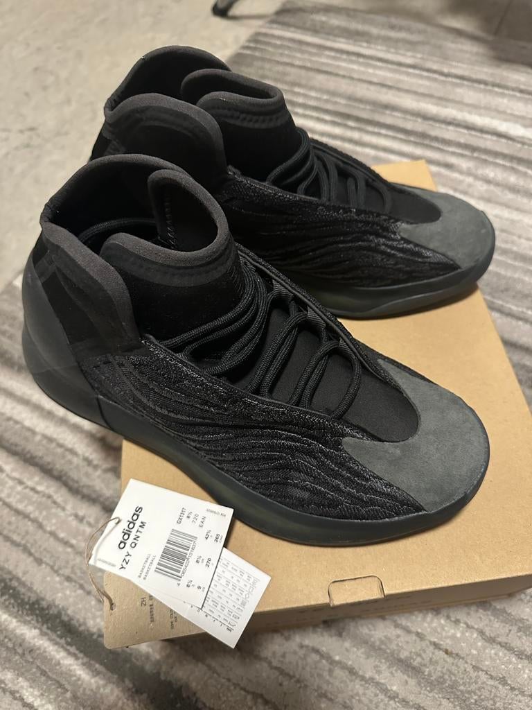 Yeezy qntm onyx 42 2/3, Ophalen of Verzenden, Nieuw, Zwart