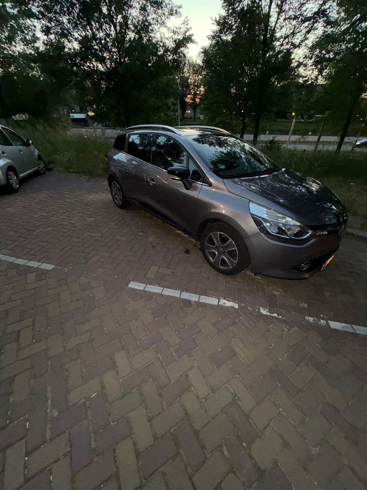 Renault Clio 1.5 DCI 66KW Estate 2015 Grijs 192203 NAP, Voorwielaandrijving, 4 cilinders, 1096 kg, Origineel Nederlands