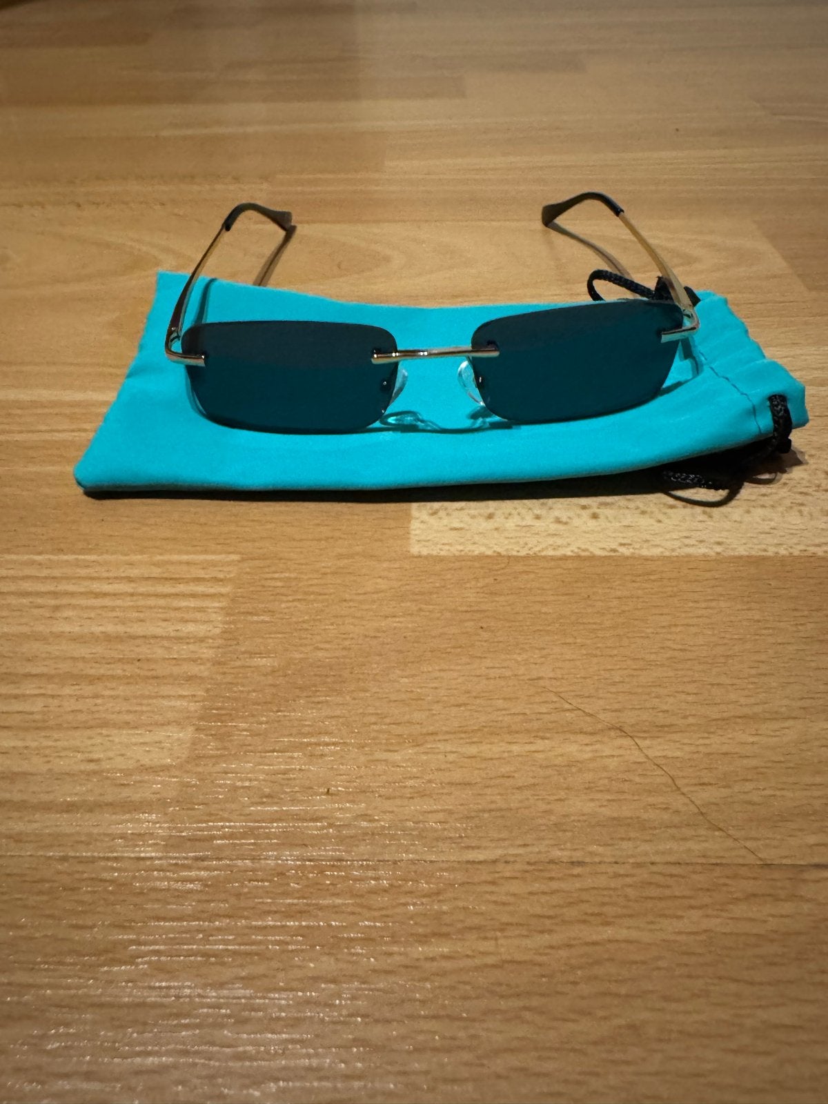 Stijlvolle look-a-like Cartier zonnebril, Sieraden, Tassen en Uiterlijk, Overige merken, Zonnebril, Blauw, Ophalen of Verzenden