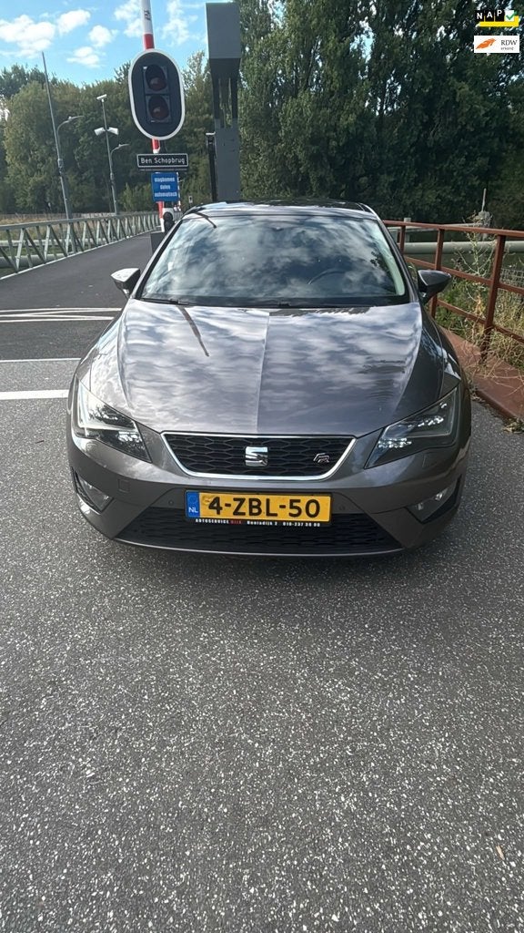 Seat Leon 2.0 TDI FR Dynamic Pano/Suède/Leer Sportief&Luxe, Auto's, Seat, Voorwielaandrijving, Gebruikt, 4 cilinders, Leon