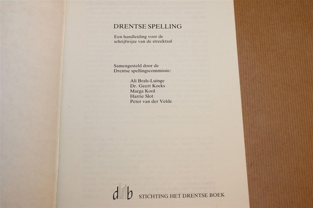 Drentse Spelling — Handleiding Streektaal 1983, Boeken, Ophalen of Verzenden, Gelezen