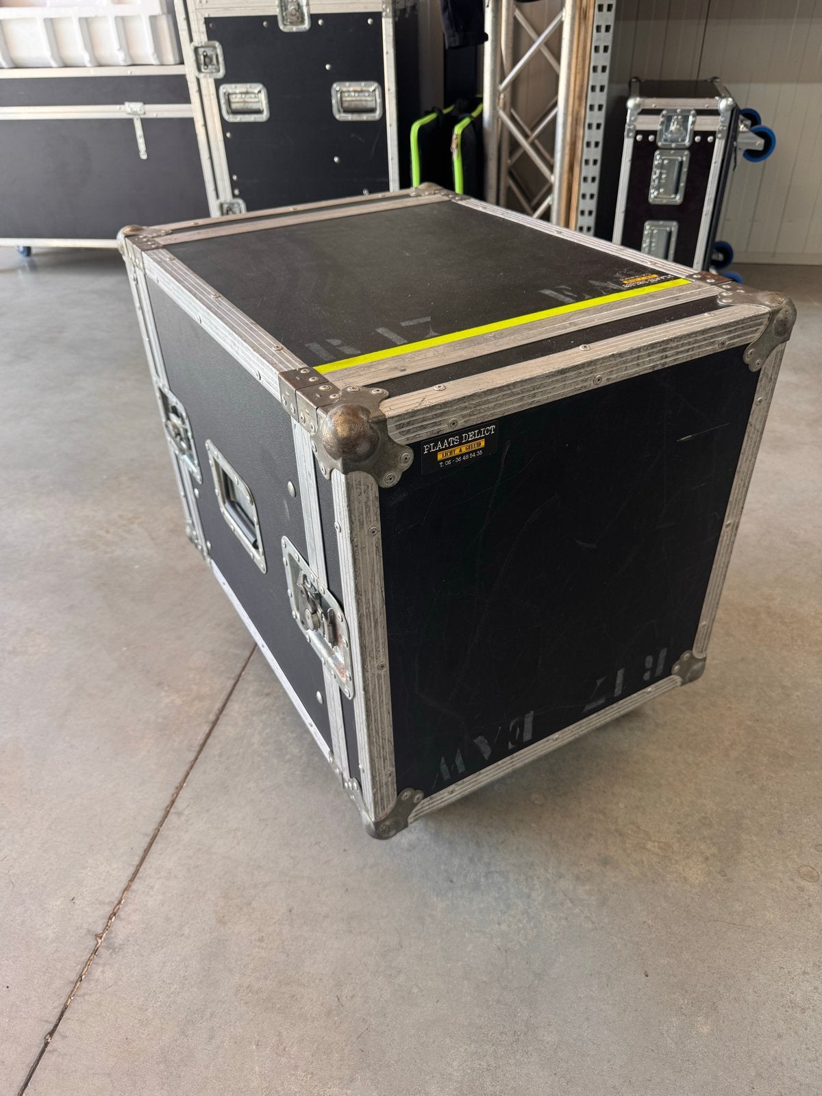 Complete PA-set in flightcase: Crown, QSC, DBX, Muziek en Instrumenten, Versterkers | Keyboard, Monitor en PA, Ophalen of Verzenden