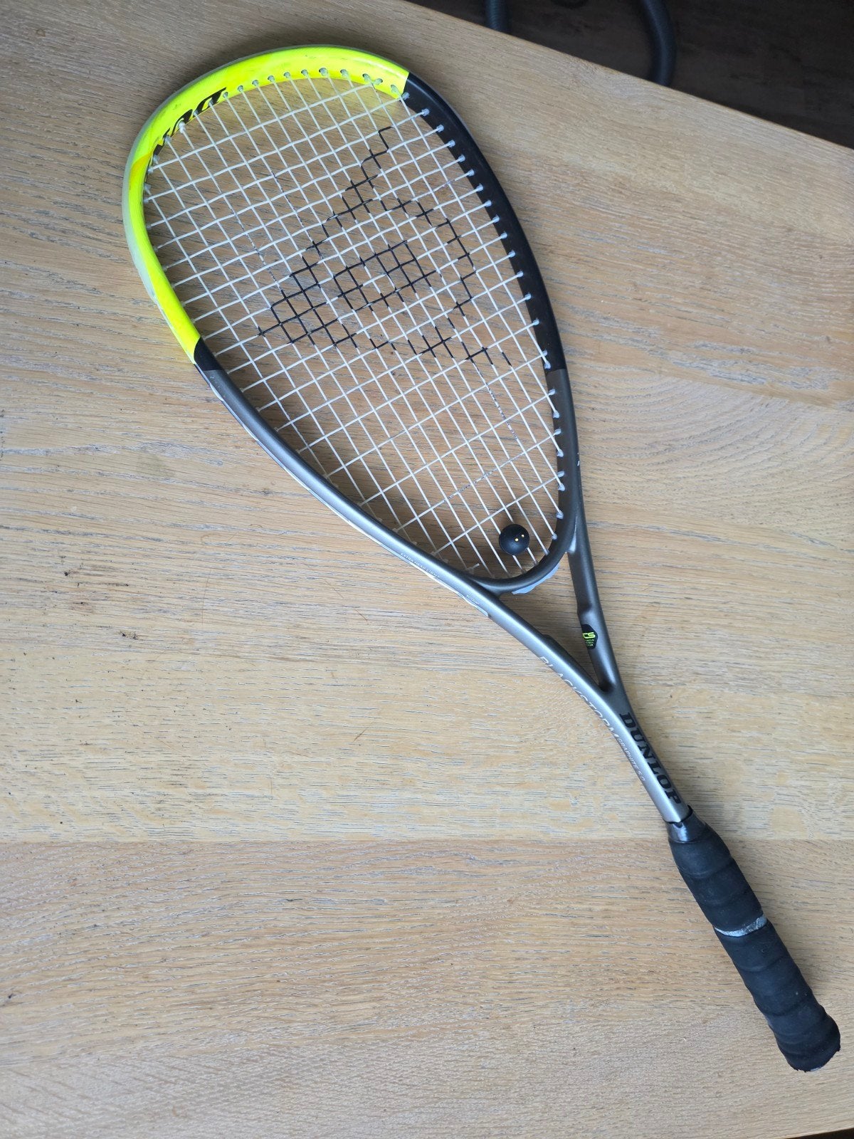2 Dunlop Squash Rackets , 1e carbon - Blackstorm  met dubbel, Ophalen of Verzenden, Gebruikt, Racket