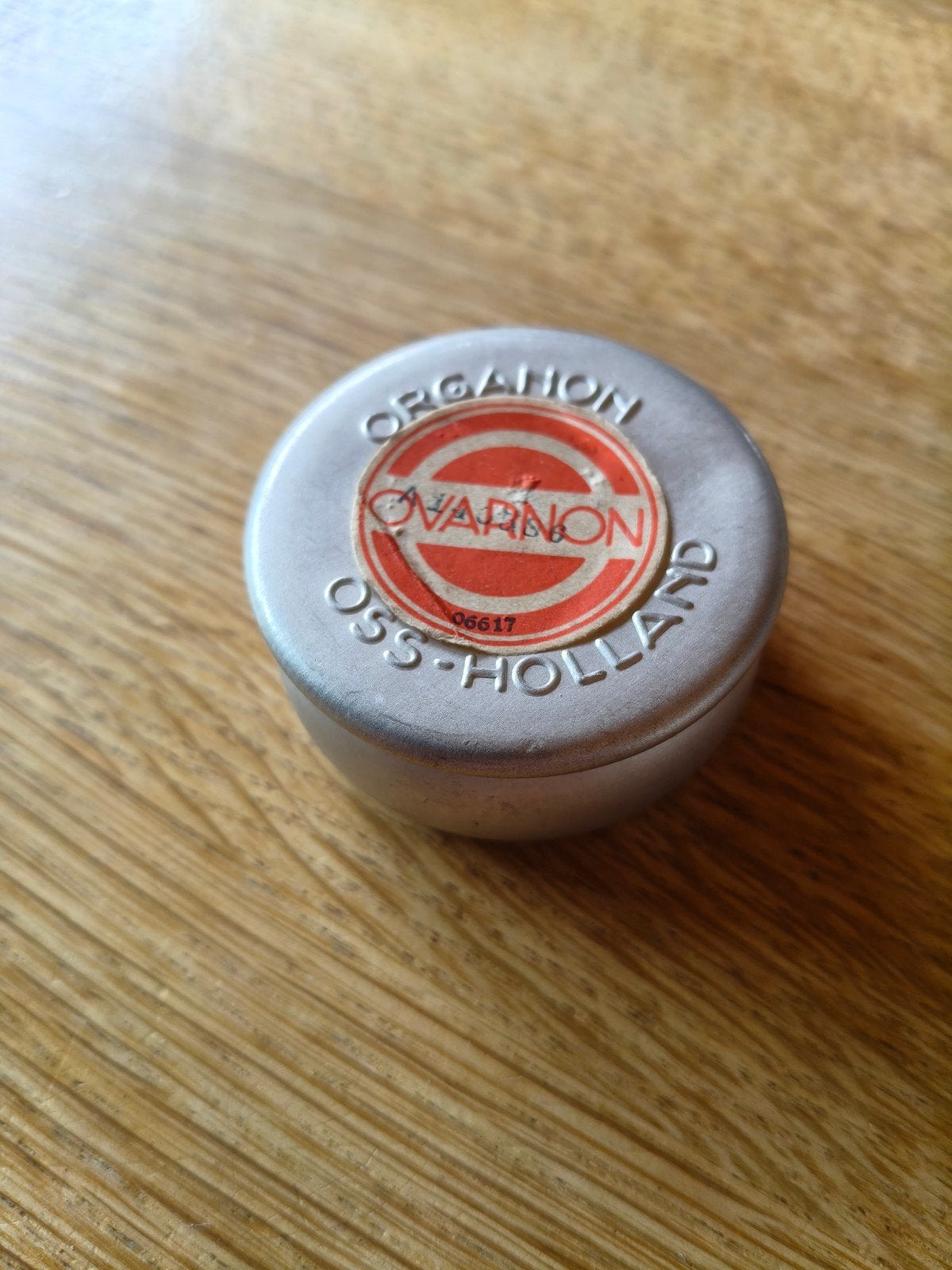 Vintage Organon Oss Blikje - Ovarnon, Ophalen of Verzenden, Gebruikt, Overige, Overige merken