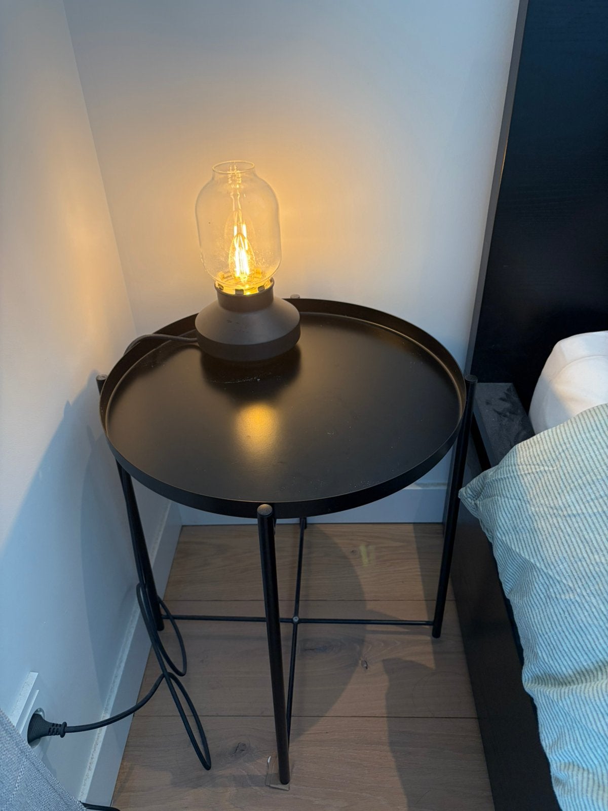 Bed side lamp, Huis en Inrichting, Lampen | Tafellampen, Ophalen, Minder dan 50 cm