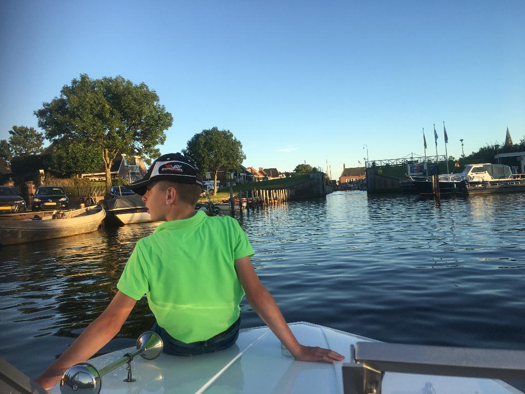 IN ABSOLUTE NIEUWSTAAT VERKERENDE GLASTRON!, Watersport en Boten, Overige merken, 15 pk, Buitenboordmotor, 5 m