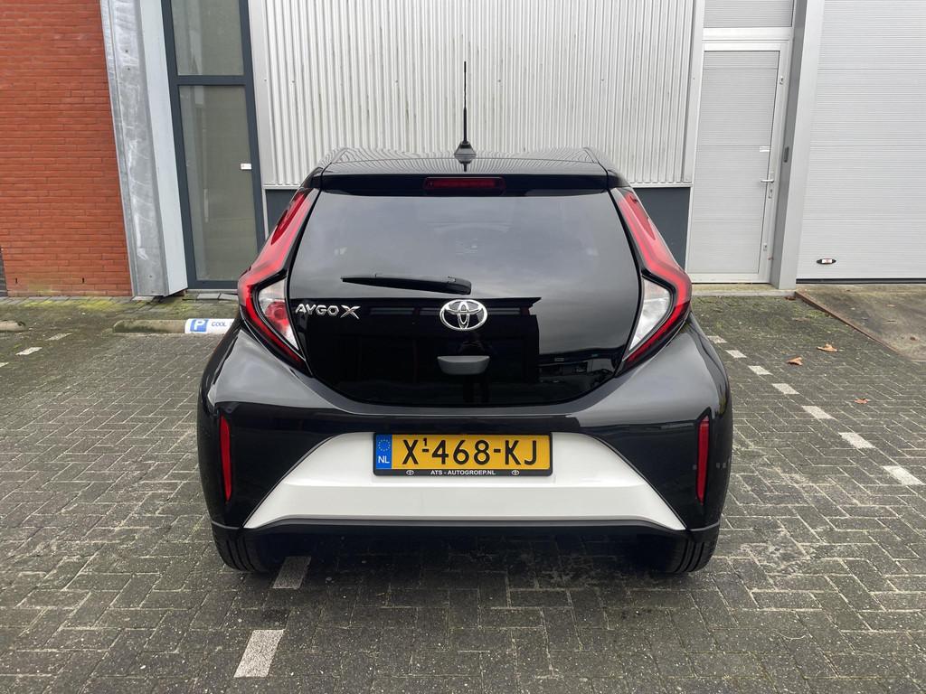 Toyota Aygo X 1.0 VVT-i MT Pulse |17.000 KM | Bitone wit/zwa, Stof, Gebruikt, 4 stoelen, Wit