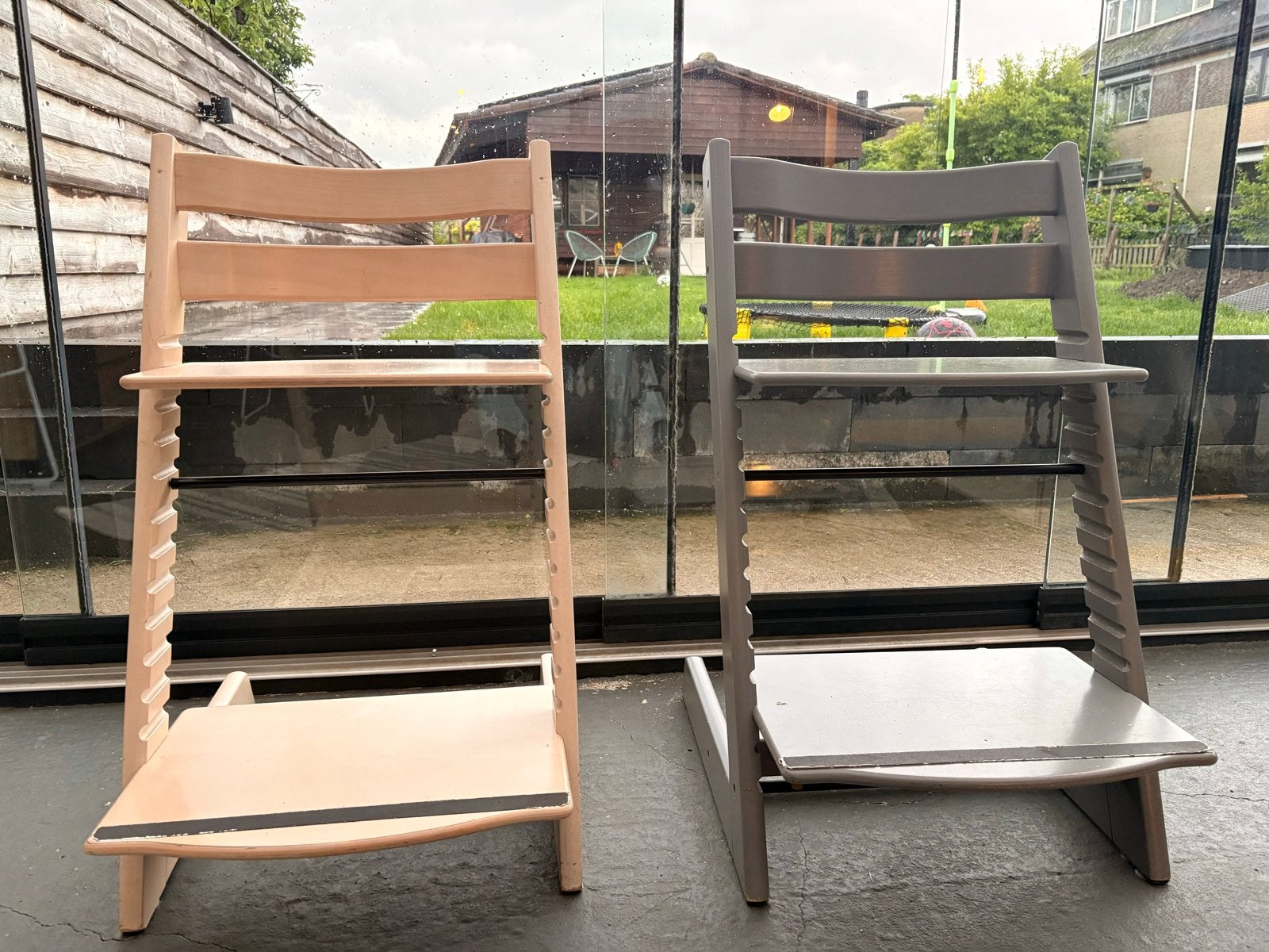 Stokke Tripp Trapp meegroeistoel (grijs of naturel), Kinderen en Baby's, Kinderstoelen, Ophalen, Gebruikt, Meegroeistoel, Aanschuifbaar