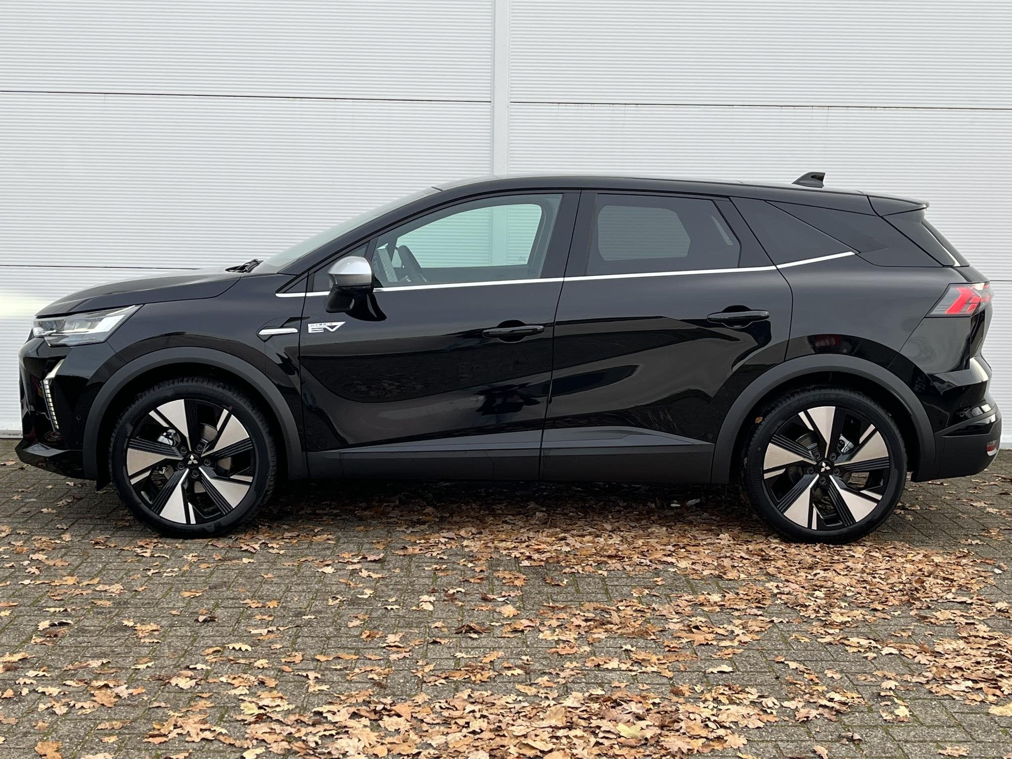 Mitsubishi Grandis 1.8 HEV Instyle / 8 jaar fabrieksgarantie, Auto's, 730 kg, 1789 cc, Euro 6, Zwart