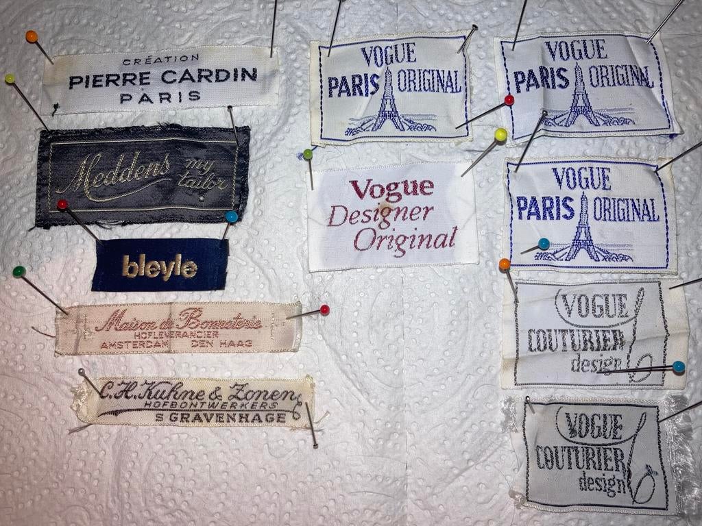 Oude etiketten mode Vogue Pierre Cardin PPSTK!!, Verzenden