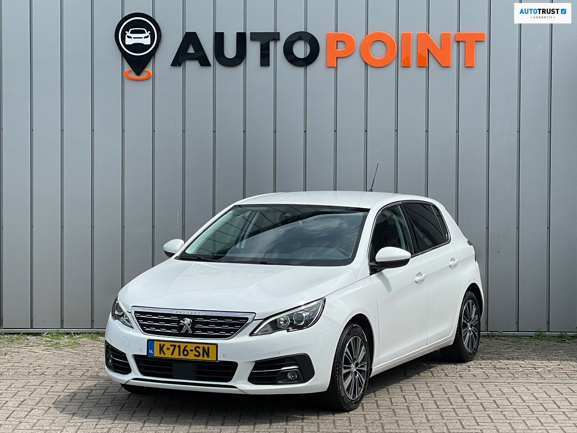 Peugeot 308 1.2 PureTech Blue Lease Allure AUTOMAAT DEALER O, Auto's, Stof, Gebruikt, 1199 cc, Wit