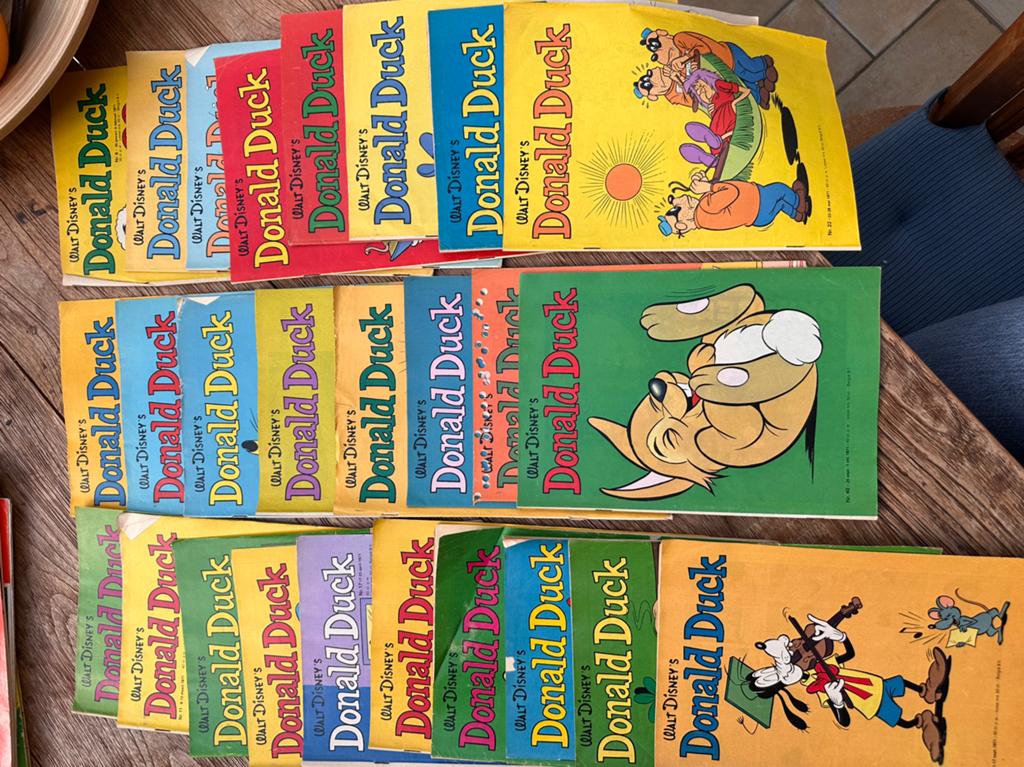 Donald Ducks uit jaren 1968,69,70,71,72,73,74, Boeken, Ophalen, Zo goed als nieuw, Stripboeken