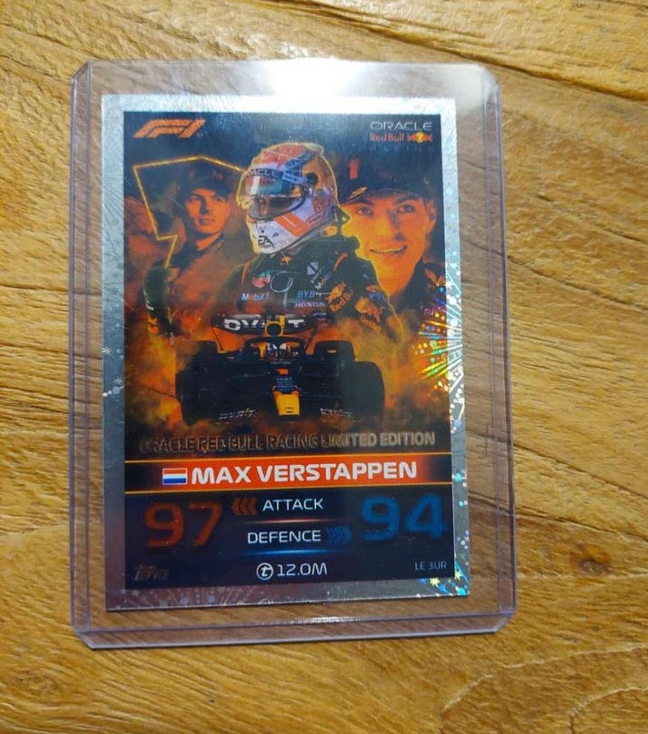 Max Verstappen Refractor Limited Edition Red Bull, Ophalen of Verzenden, Zo goed als nieuw, Plaatje