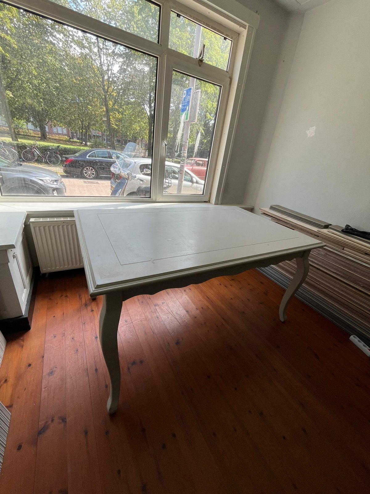 Klassieke tafel met hip kleurtje, Ophalen of Verzenden, Zo goed als nieuw, 75 cm of meer, 60 cm of meer
