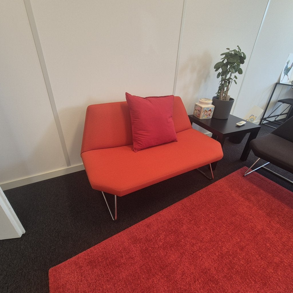 Girsberger Otto wachtkamerbank - design Carlos Tiscar - rod, Niet ingevuld, Gebruikt, Niet ingevuld, Niet ingevuld