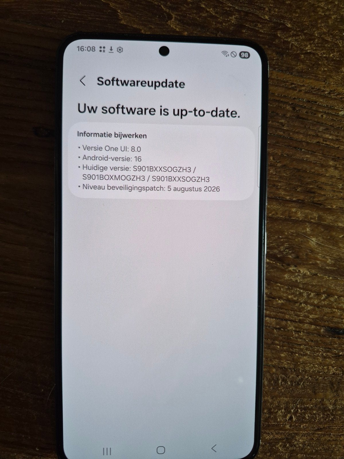 Foto 4 van Samsung Galaxy S22 128GB Zwart - Zo goed als nieuw