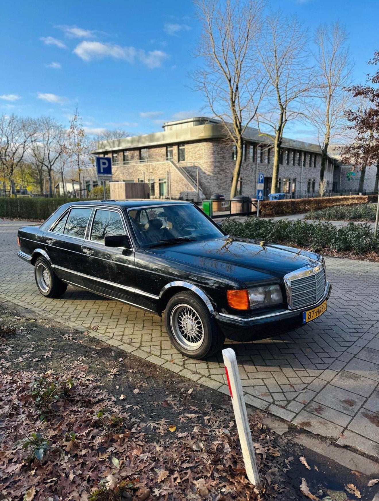 Mercedes Benz 380SE (W126) 1983/AUT/DAK, Auto's, Automaat, Achterwielaandrijving, Bluetooth, Zwart