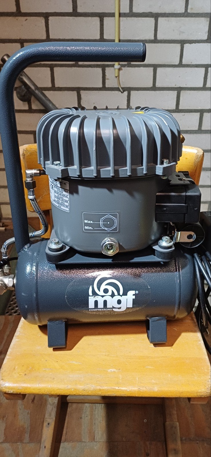 MGF Compressor. Nieuw., Doe-het-zelf en Verbouw, Compressors, Ophalen, 6 tot 10 bar, Nieuw, 200 tot 400 liter/min