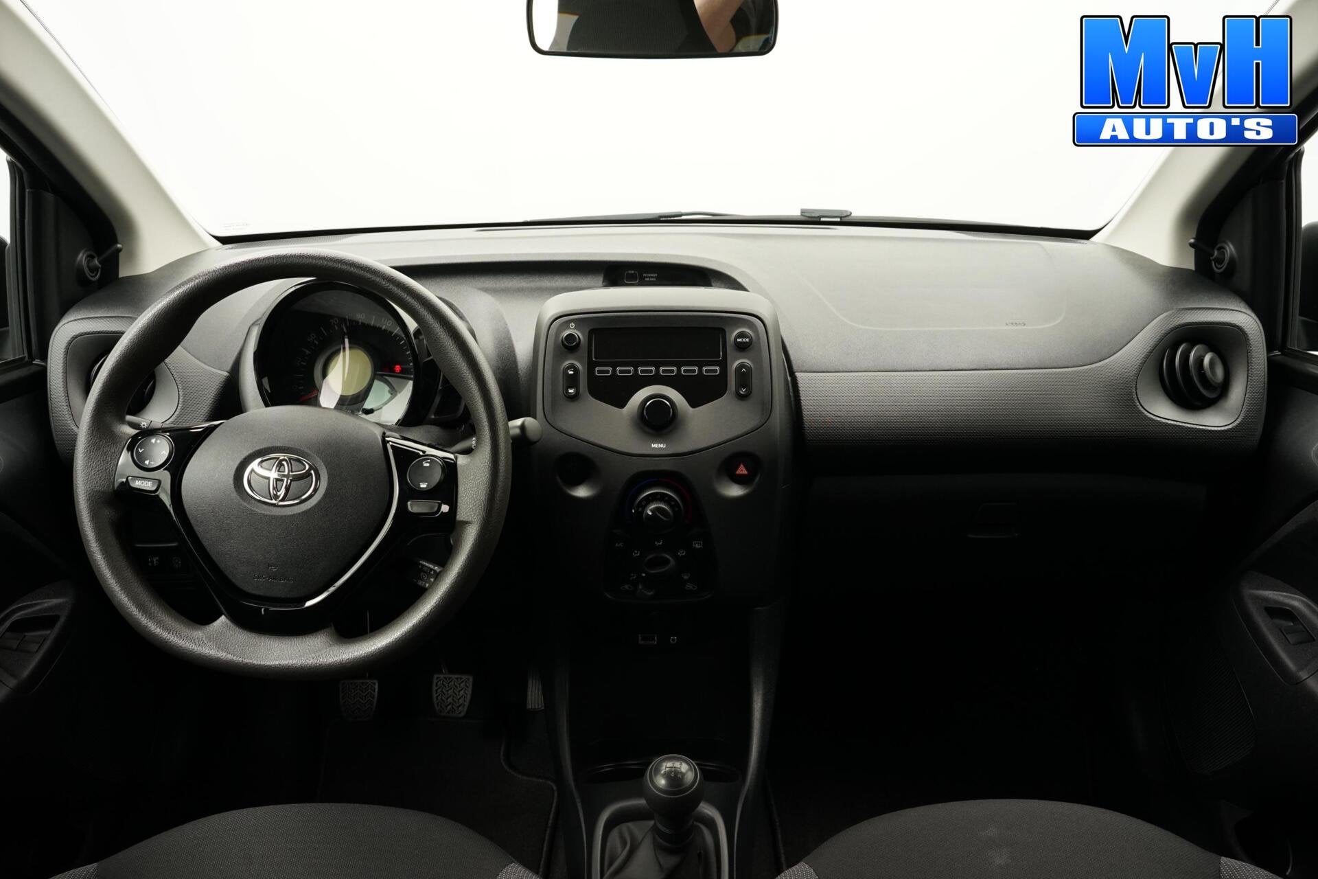 Toyota Aygo 1.0 VVT-i x-fun|AIRCO|BLUETOOTH|ORGNL|LED|DAB, Voorwielaandrijving, Stof, Gebruikt, Euro 6