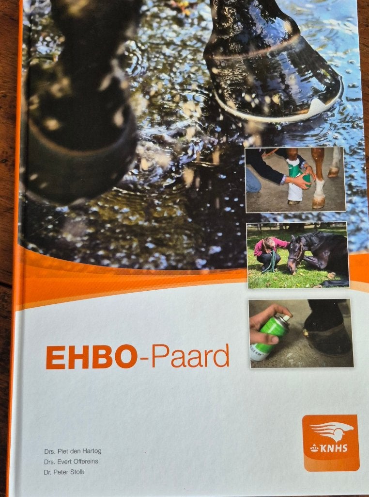 EHBO paard en Hoefbevangenheid, Boeken, Ophalen of Verzenden, Zo goed als nieuw, Overige sporten