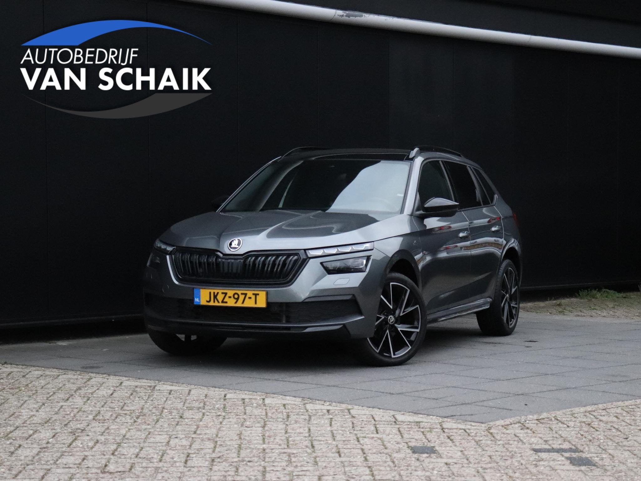 Skoda Kamiq 1.5 TSI ACT Monte Carlo | DSG | PANO | SPORTSTOE, Auto's, Dealer onderhouden, Stof, Euro 6, 150 pk