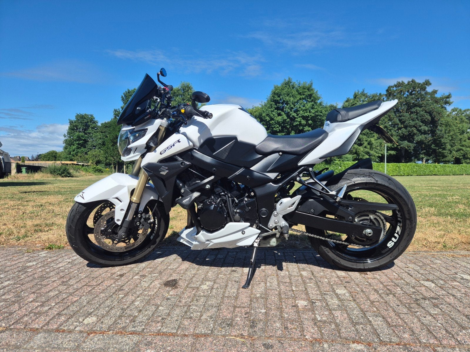Suzuki GSR 750 uit 2011 met veel accessoires, 4 cilinders, Motorrijbewijs A, 749 cc, Particulier