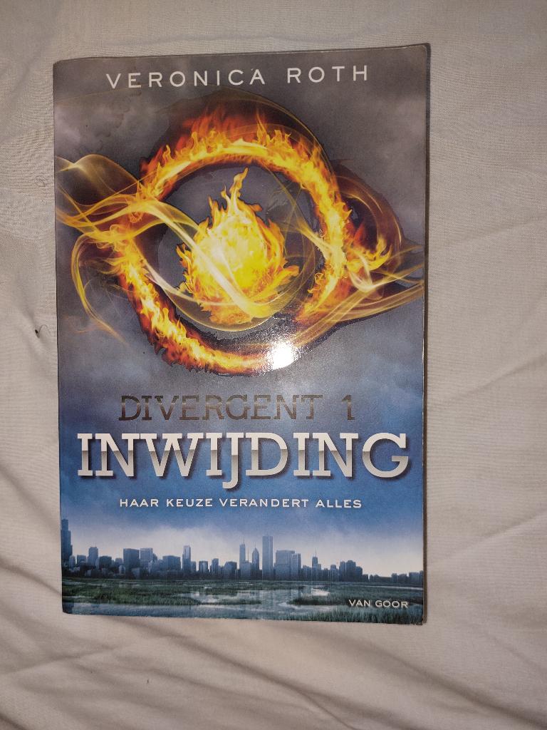 Veronica Roth, Divergent 1, inwijding, Boeken, Ophalen of Verzenden