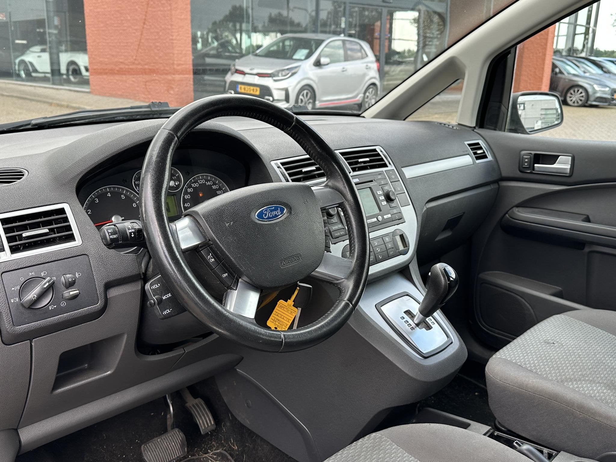 Ford Focus C-Max 1.8-16V Futura *GEARBOX NOISE* + CLIMATE CO, Auto's, Gebruikt, 700 kg, Origineel Nederlands, Bedrijf