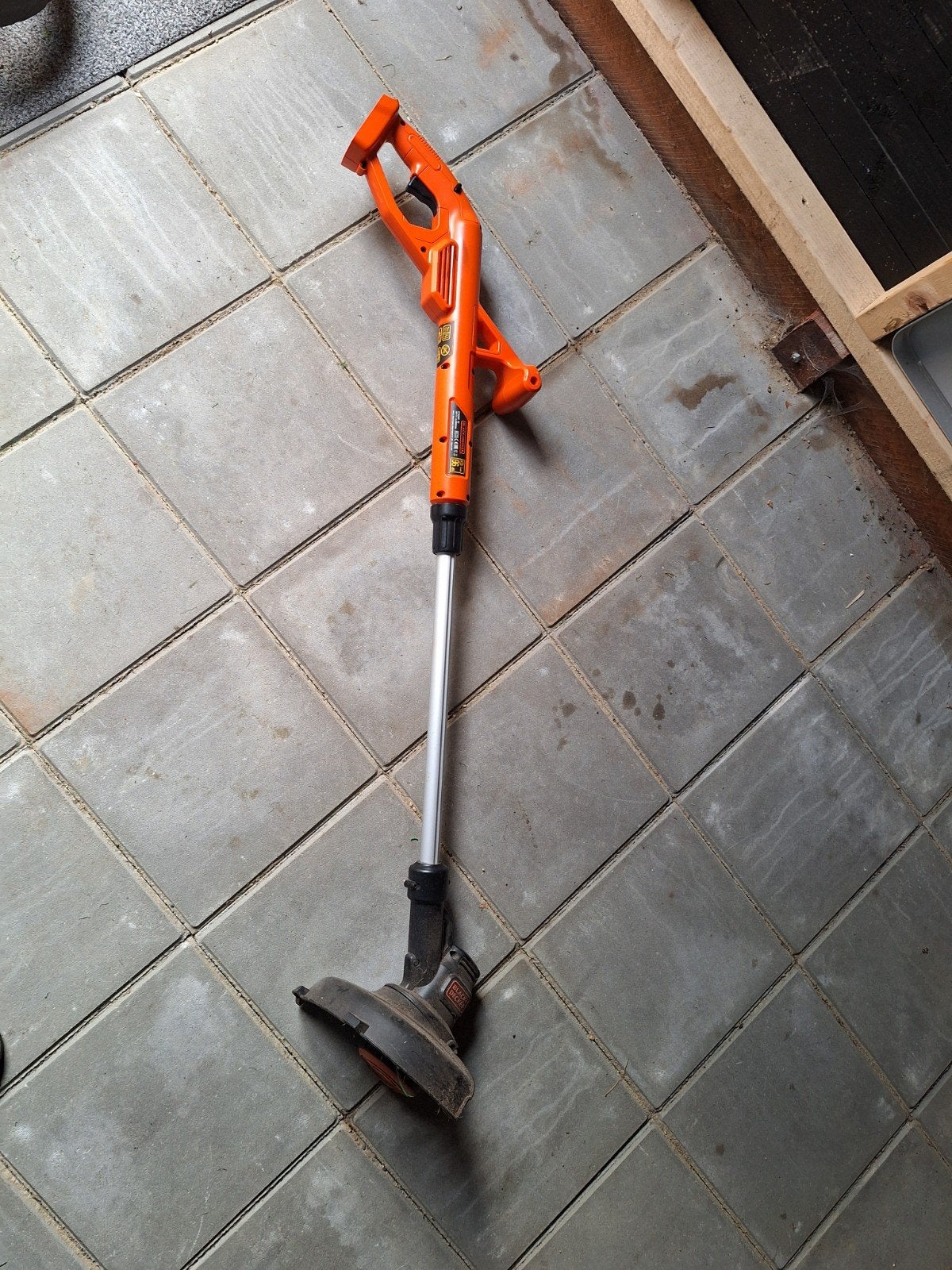Black+Decker grastrimmer op accu, Ophalen, Gebruikt, 30 tot 50 cm, Black+Decker