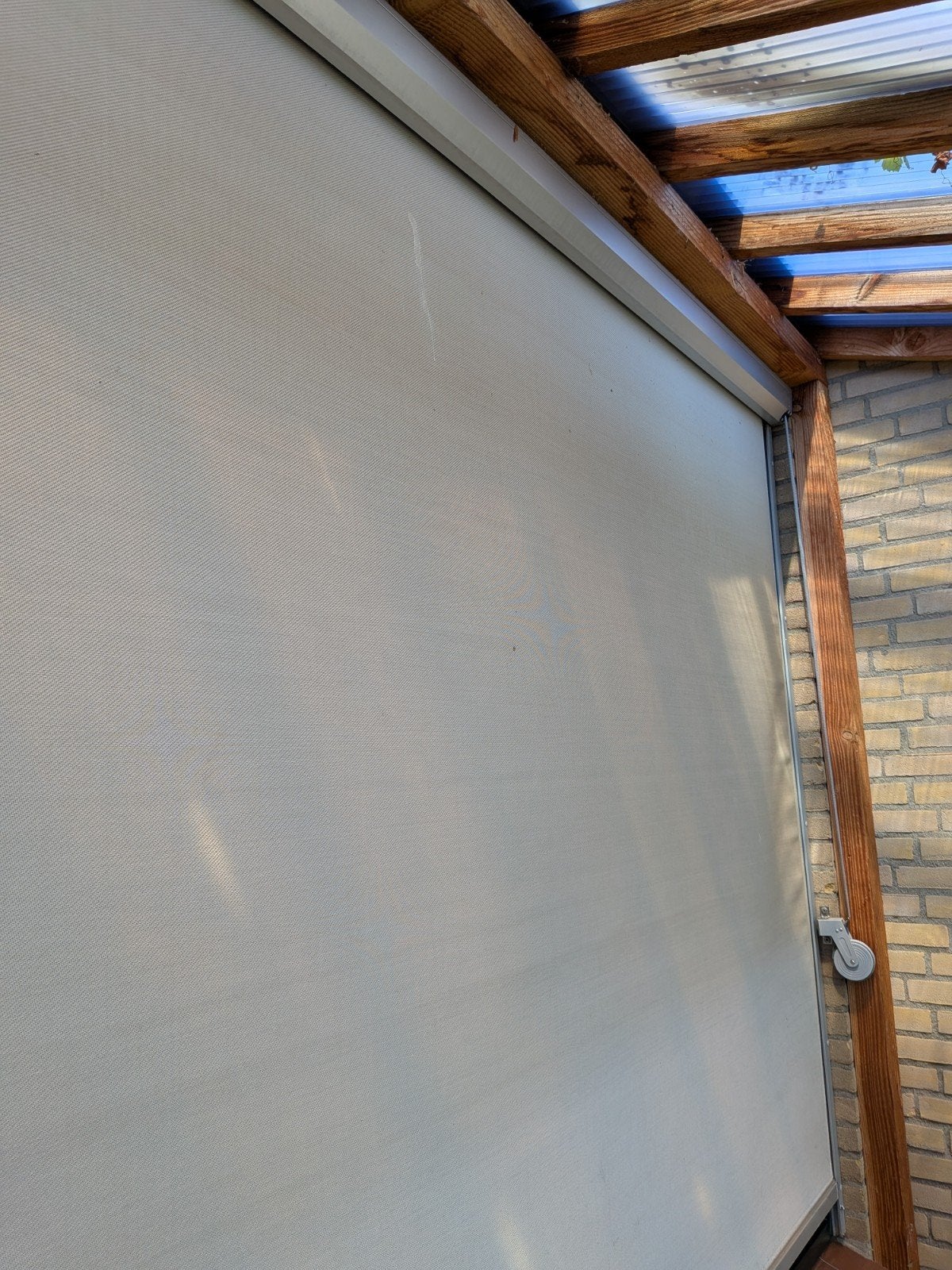Een mooie screen 260 cm breed en 200 hoog handbediening., Ophalen, Gebruikt, Minder dan 250 cm, 150 tot 300 cm