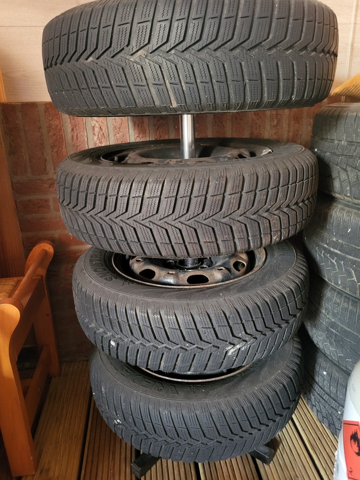 winterbanden vw fox, Ophalen, Zo goed als nieuw