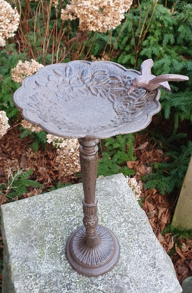 VOGELDRINKSCHAAL / GIETIJZER / 40 cm hoog, Huis en tuin decoratie Marie, Nieuw, Info@huisentuindecoratiemarie.nl, Peize