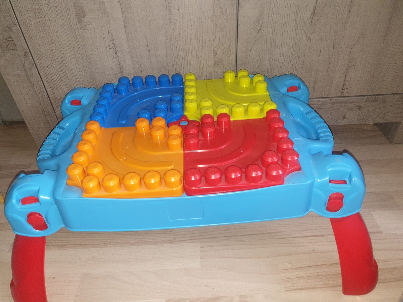 Mega blocks bouwtafel en  grote bak  met megablocks, Ophalen, Megabloks