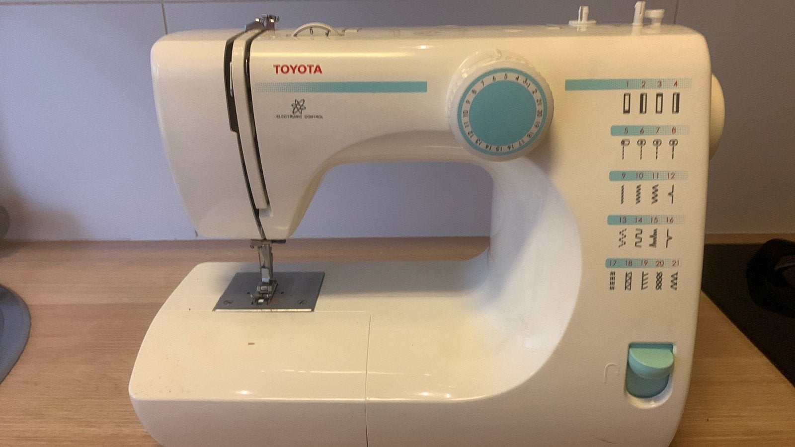Naaimachine Toyota RS 2000, Ophalen, Zo goed als nieuw, Naaimachine, Overige merken