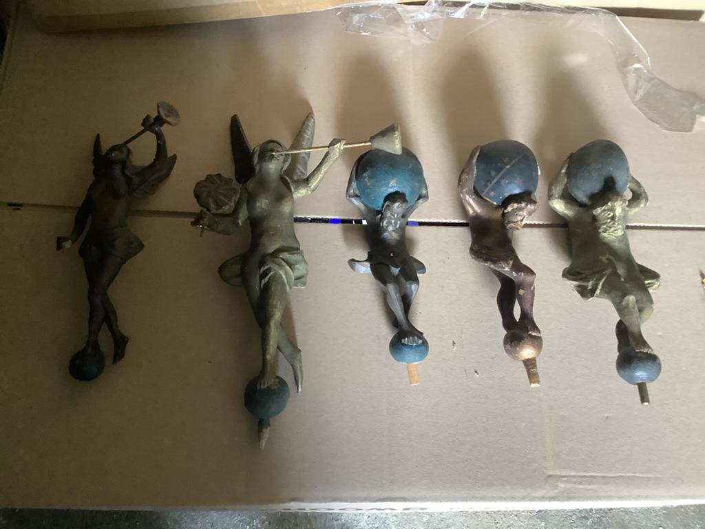 Antieke houten figuren voor staartklokken - Engelen & Atlas, Ophalen of Verzenden