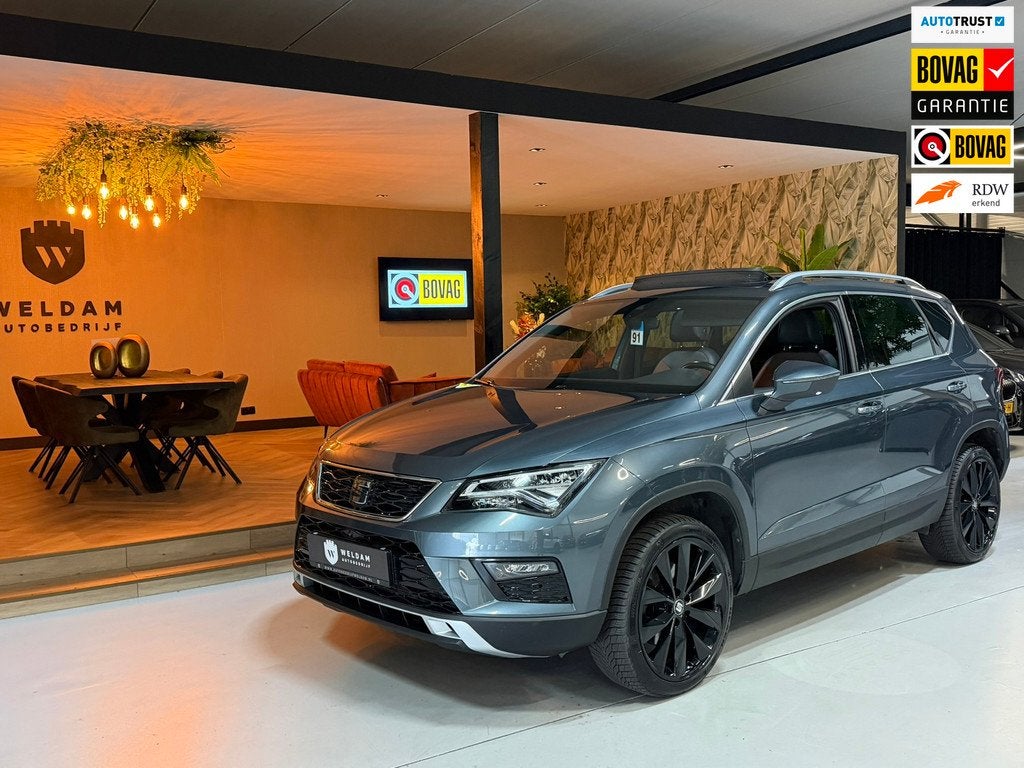 SEAT Ateca 1.5 TSI Xcellence|Pano|Alcantara|19" Zwarte Velge, Auto's, Stof, 4 cilinders, Ateca, Bedrijf