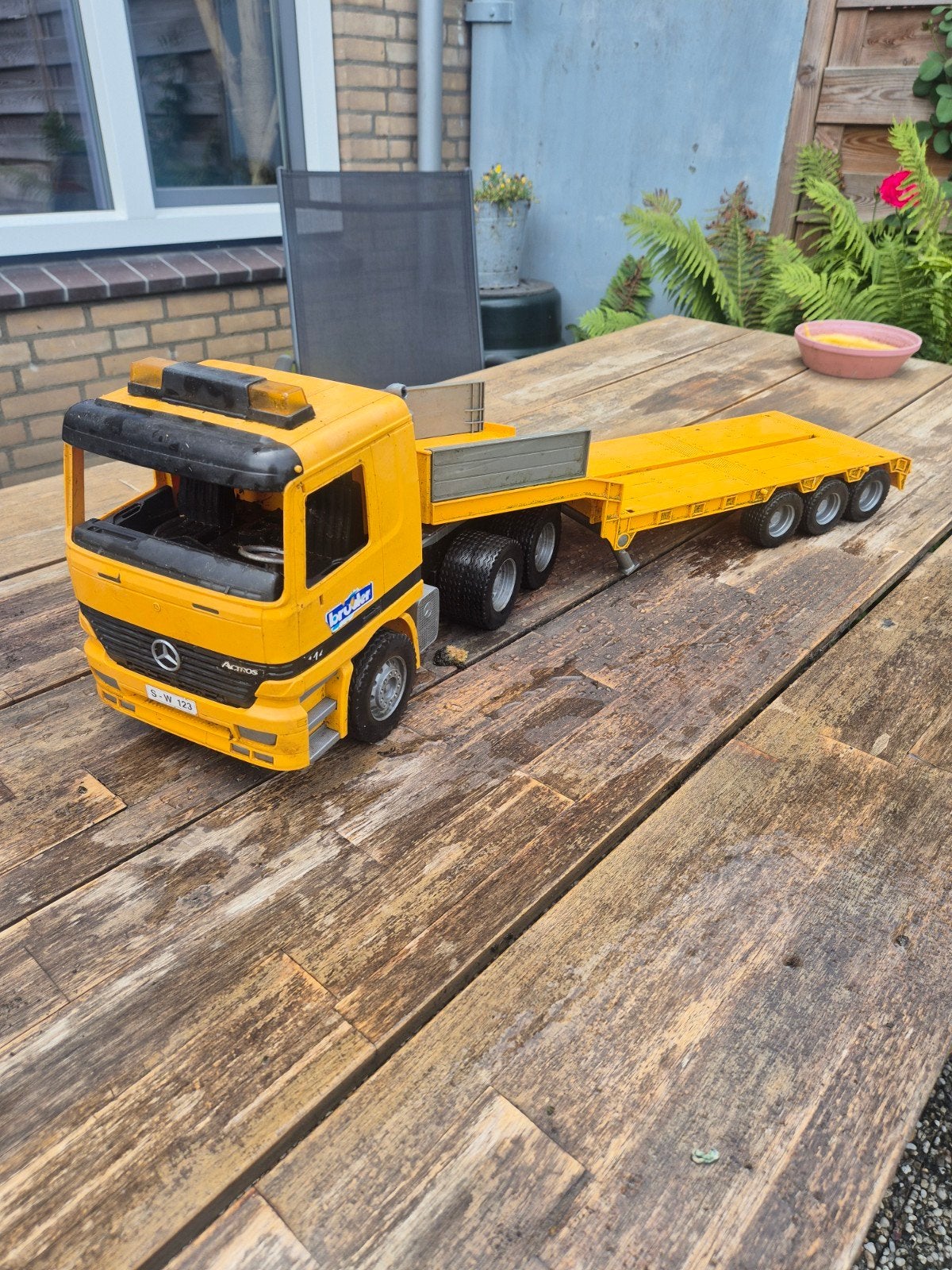 Bruder Mercedes-Benz Actros Vrachtwagen met Oplegger, Ophalen, Gebruikt