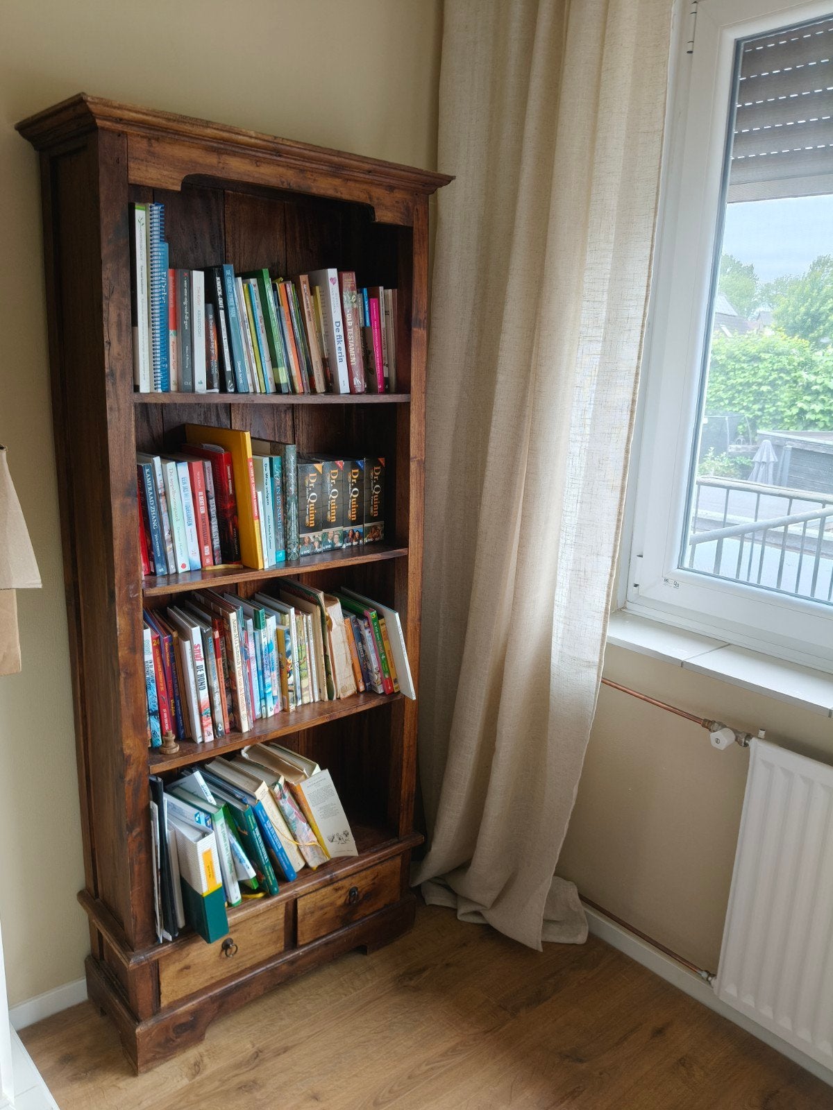 Mooie houten boekenkast, Zo goed als nieuw, 150 tot 200 cm, 25 tot 50 cm, 50 tot 100 cm