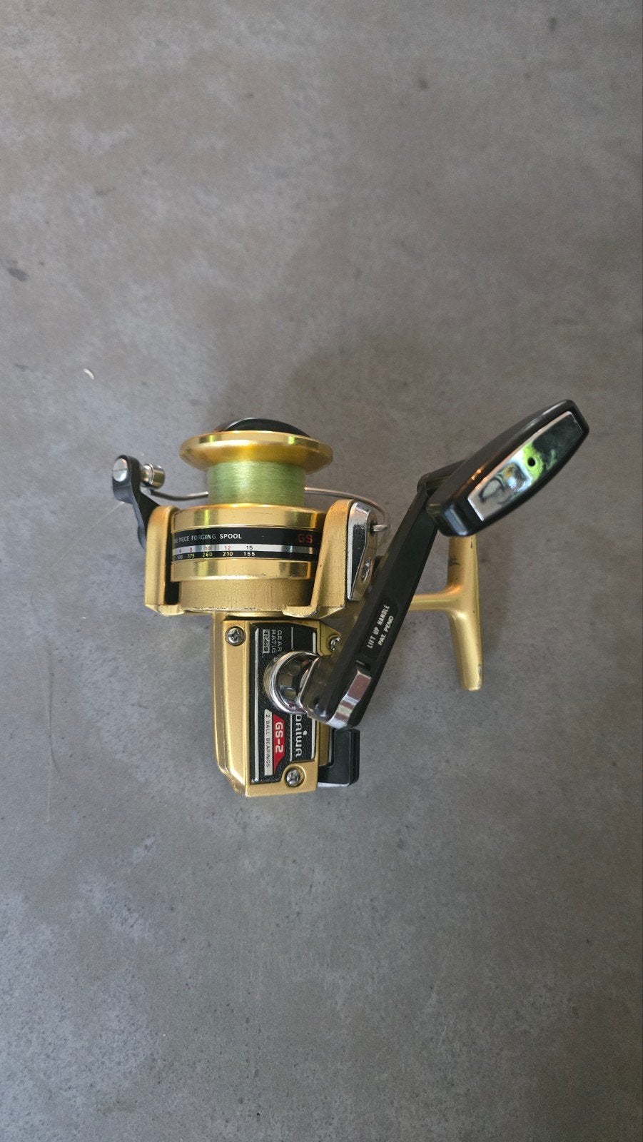 Daiwa GS-2 vismolen - Vintage gouden spinmolen, Ophalen of Verzenden, Gebruikt, Molen