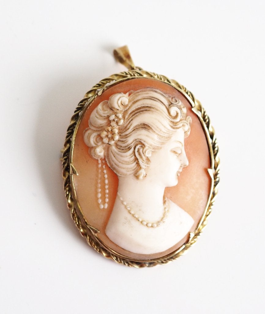 Grote gouden camee hanger of broche, zeer mooi portret, Ophalen of Verzenden, Overige materialen, Hanger