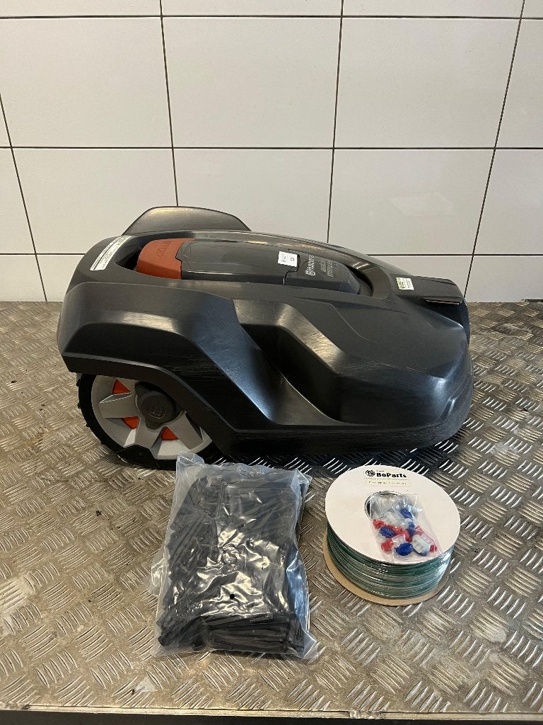 2e Hands Husqvarna automower 330X, Cirkelmaaier, Gebruikt, Minder dan 30 cm, Accu-grasmaaier