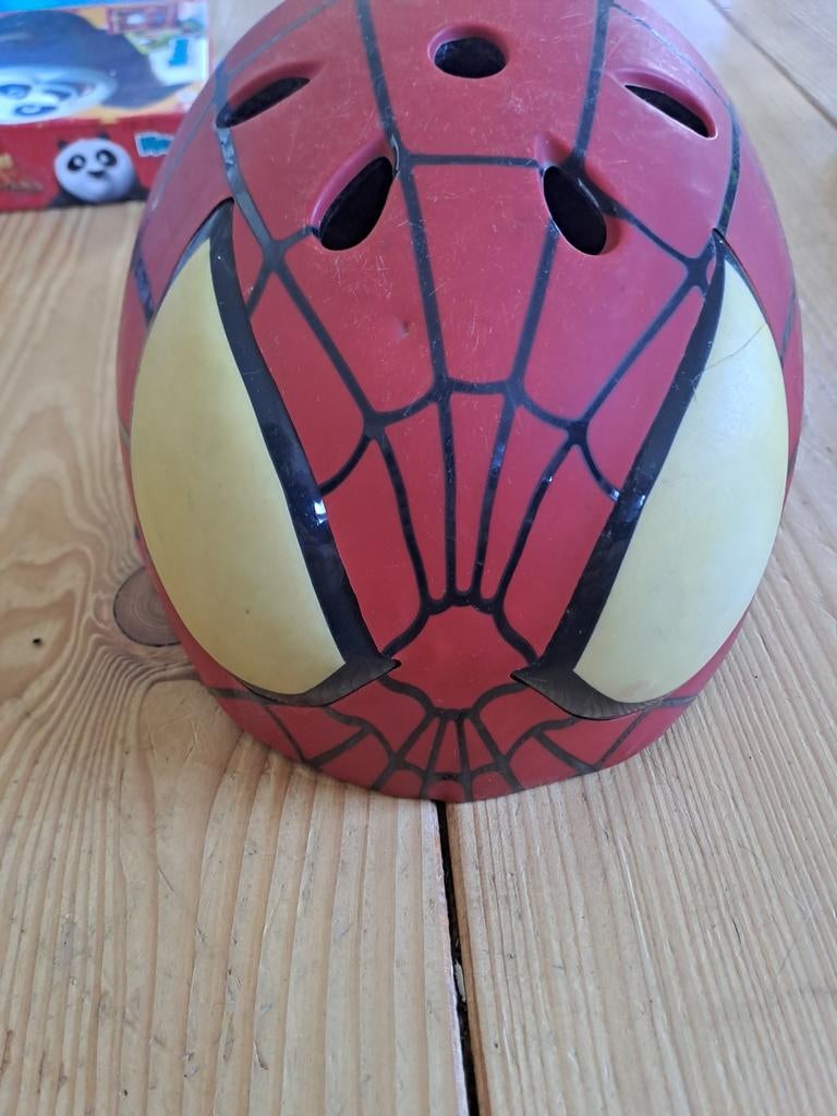 Spiderman kinderfietshelm, Gebruikt, Overige maten, Ophalen of Verzenden, Marvel