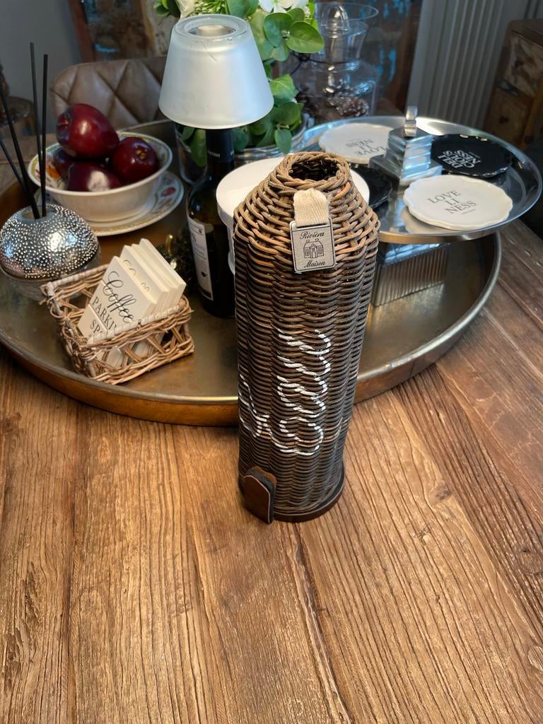 Riviera Maison Rattan Waterfleshouder met Magneetsluiting, Ophalen of Verzenden, Bruin, Natuurlijk materiaal, Landelijk